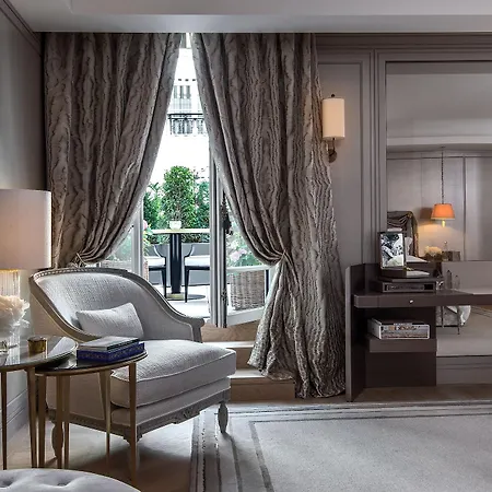 Hotel De Crillon 5*
