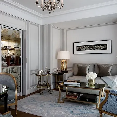 Hotel De Crillon