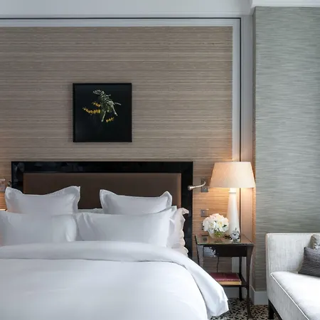 ドゥ クリヨン パリ