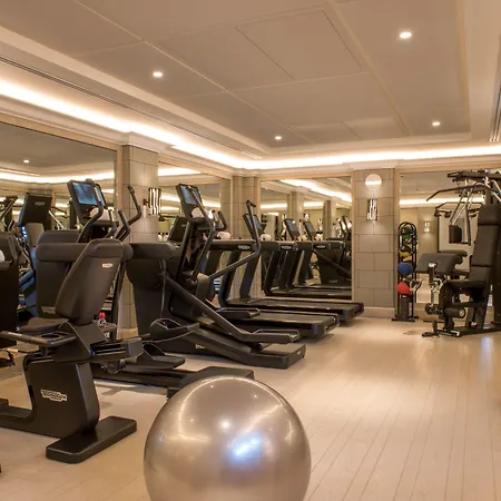 ドゥ クリヨン 5*