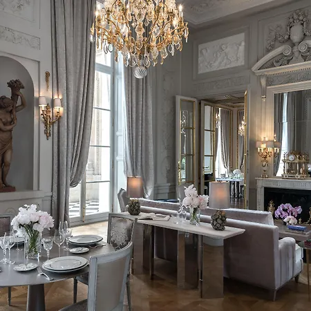 ドゥ クリヨン ホテル 5*