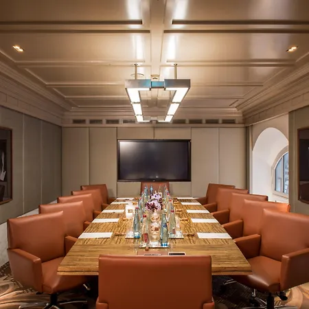 ドゥ クリヨン ホテル 5*