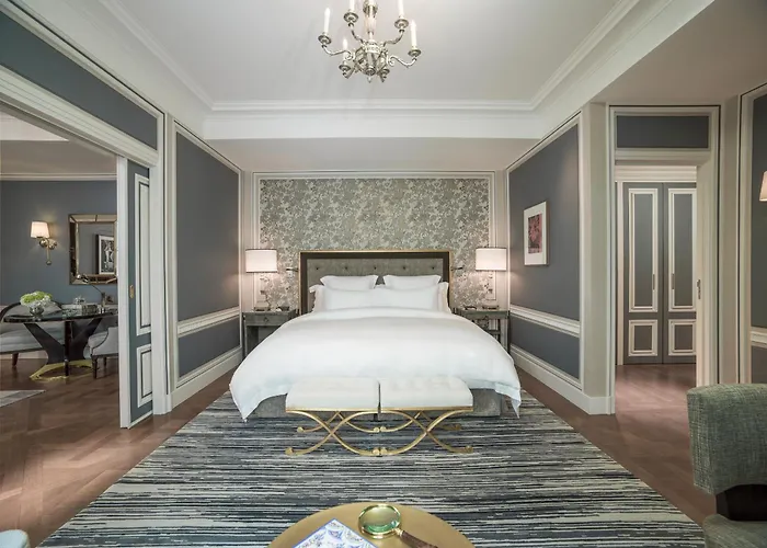 De Crillon Отель 5*