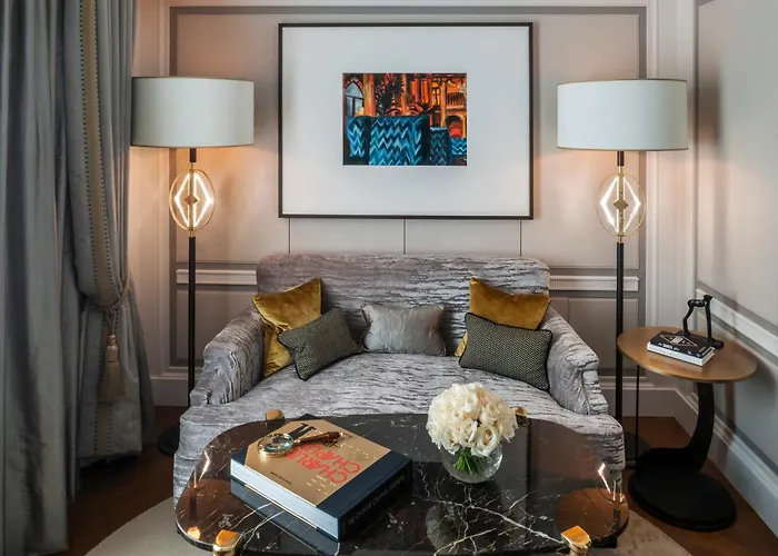 Отель De Crillon