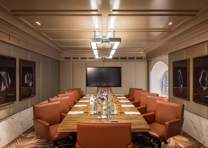 De Crillon Отель 5*