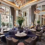 De Crillon Отель