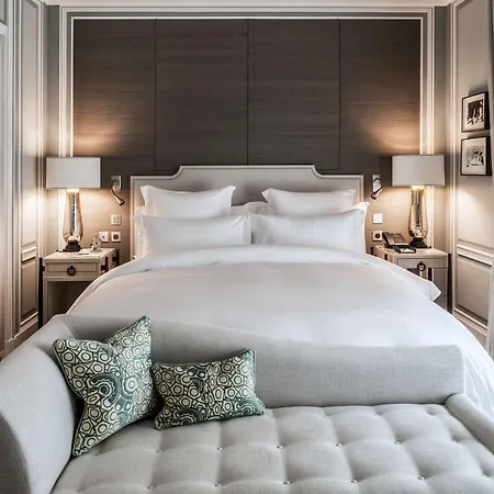 Szálloda De Crillon 5*