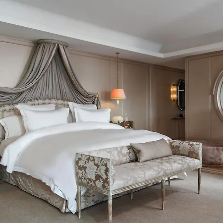 De Crillon 5*
