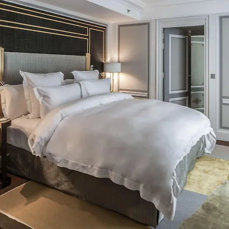 Hotell De Crillon 5*