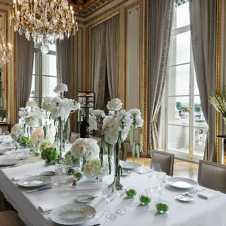 Hotell De Crillon 5*