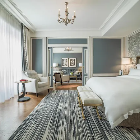 Отель De Crillon 5*