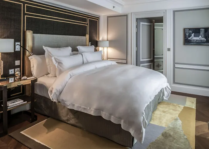 Отель De Crillon 5*