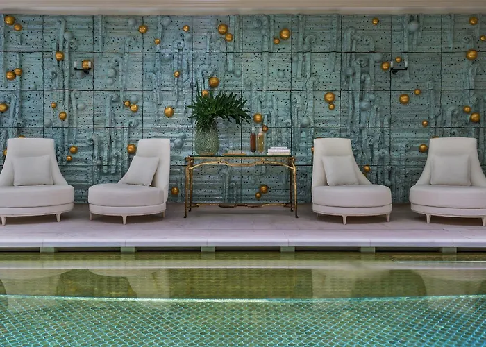 De Crillon Отель 5*