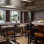 De Crillon Otel 5*