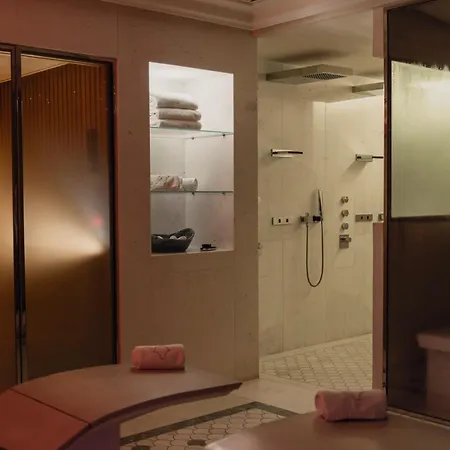 De Crillon Hotel 5*