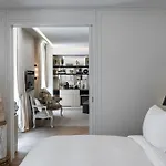 Отель De Crillon 5*