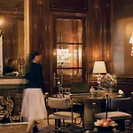 De Crillon Отель 5*